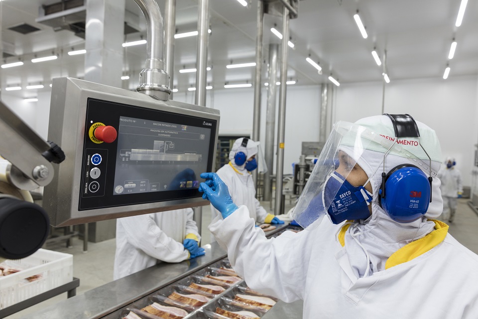 JBS creates 160 openings for new graduates across Brazil