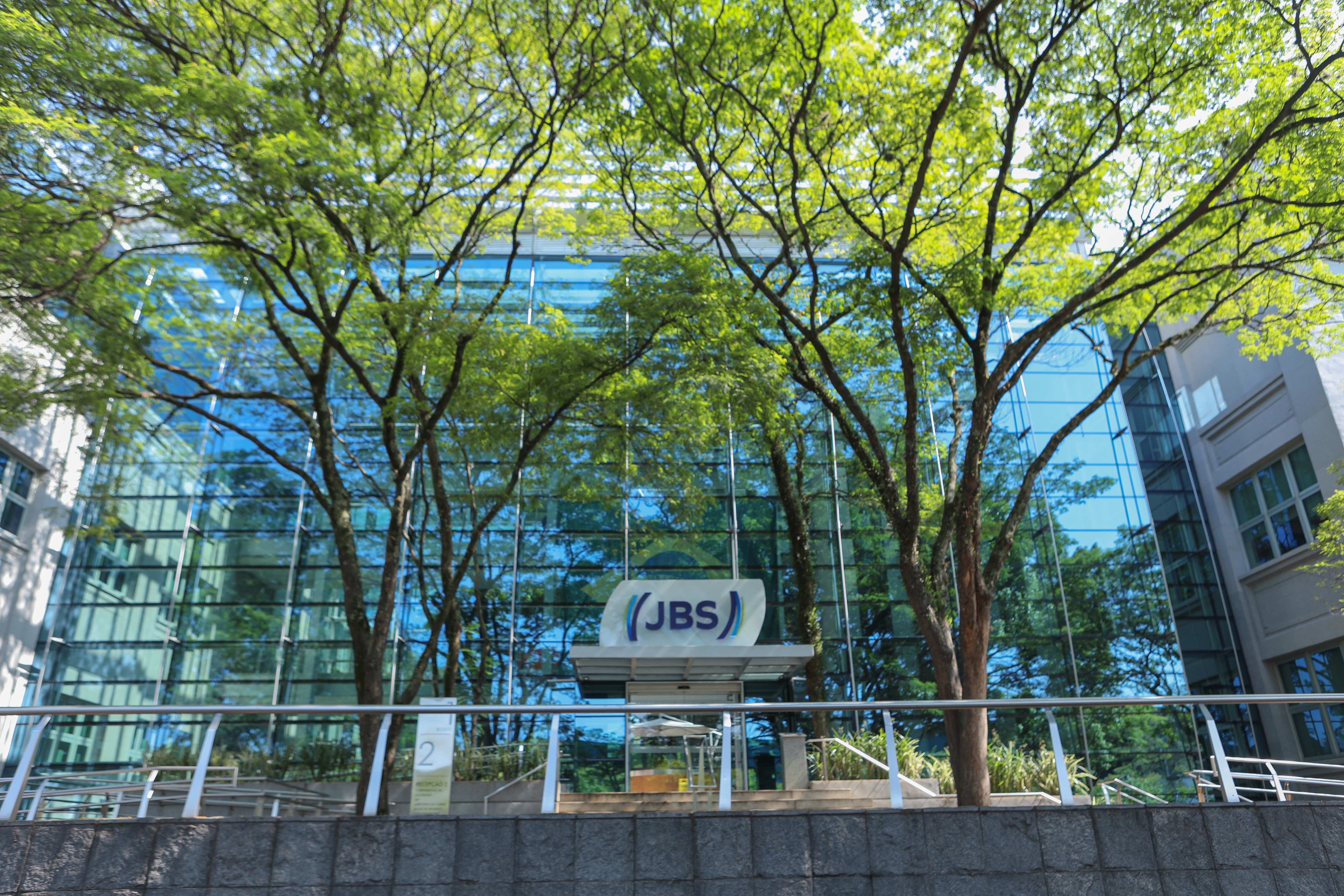 JBS commits to hiring young people in vulnerable situations